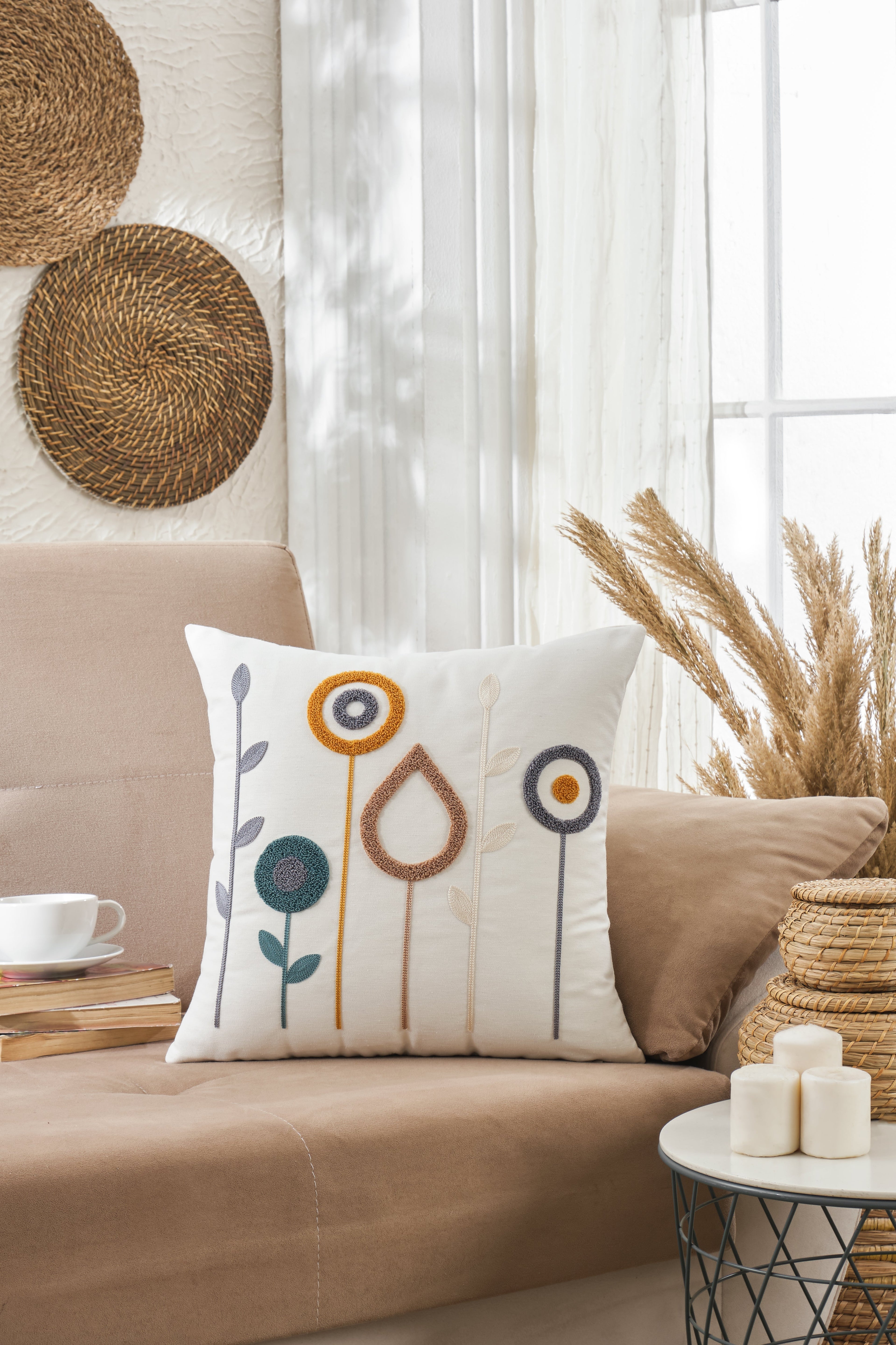 Loli Punch Desen Kırlent Kılıfı 43x43 cm