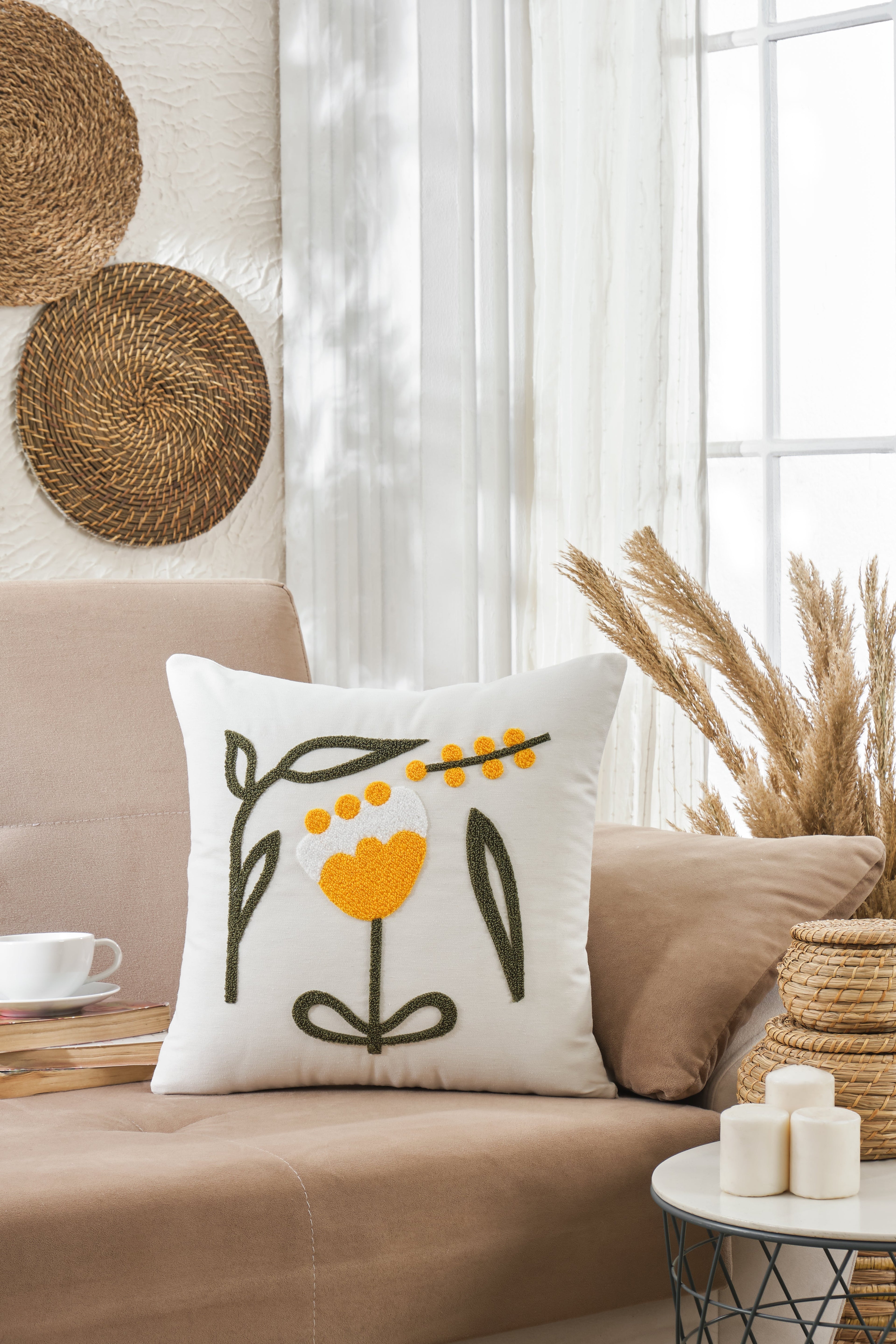 Sarı Lale Punch Desen Kırlent Kılıfı 43x43 cm